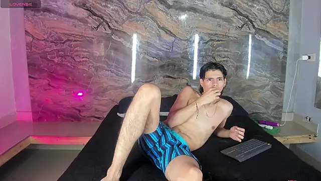 Martshall09 online show from January 28, 2025, 7:53 pm