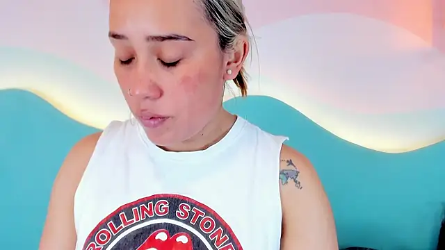 Lannajansen online show from November 25, 2025, 1:44 pm