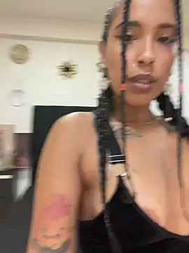 Akemirosse online show from June 28, 2026, 9:10 pm