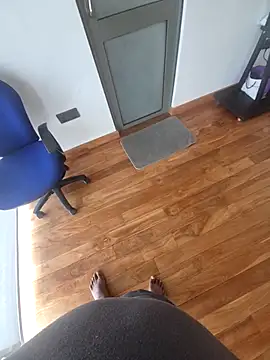 Snapshot of SlPussylick chatting on November 10, 2025, 8:35 am SlPussylick online show from November 10, 2025, 8:35 am