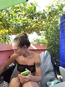 White Lu online show from February 24, 2026, 2:20 am