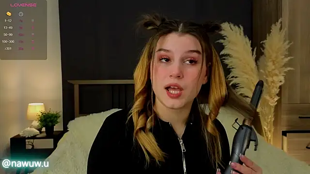 nawuwu online show from February 20, 2025, 9:33 am