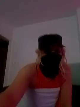 sandrahoeslut online show from February 13, 2025, 12:13 am