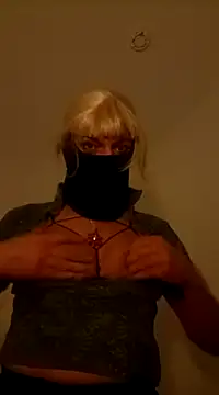 sandrahoeslut online show from February 21, 2025, 3:34 am