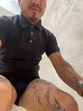 paullliliu online show from April 26, 2026, 8:06 pm