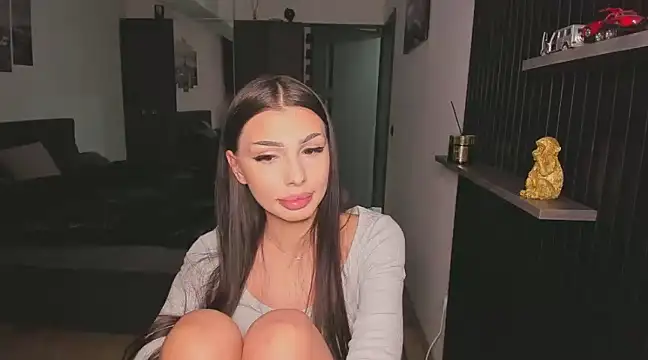 Snapshot of HelenShawn chatting on January 24, 2025, 1:35 am HelenShawn online show from January 24, 2025, 1:35 am