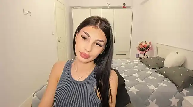 Snapshot of HelenShawn chatting on February 25, 2025, 3:31 am HelenShawn online show from February 25, 2025, 3:31 am