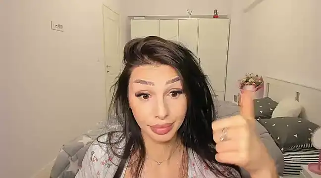 Snapshot of HelenShawn chatting on March 1, 2025, 2:15 am HelenShawn online show from March 1, 2025, 2:15 am