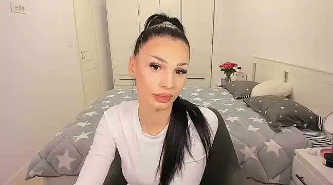 Snapshot of HelenShawn chatting on March 3, 2025, 12:59 am HelenShawn online show from March 3, 2025, 12:59 am