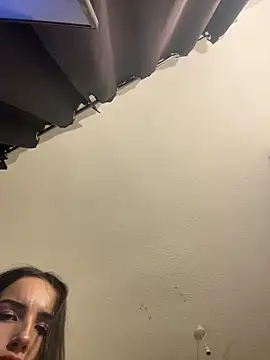 Snapshot of EllaEroticaX chatting on October 30, 2025, 5:24 pm EllaEroticaX online show from October 30, 2025, 5:24 pm