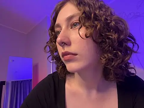 Snapshot of Molli_Luv chatting on February 23, 2025, 11:33 am Molli Luv online show from February 23, 2025, 11:33 am