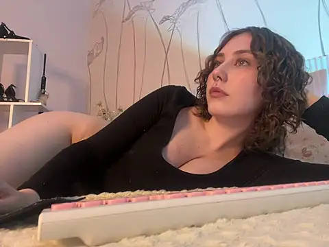 Snapshot of Molli_Luv chatting on February 27, 2025, 11:41 am Molli Luv online show from February 27, 2025, 11:41 am