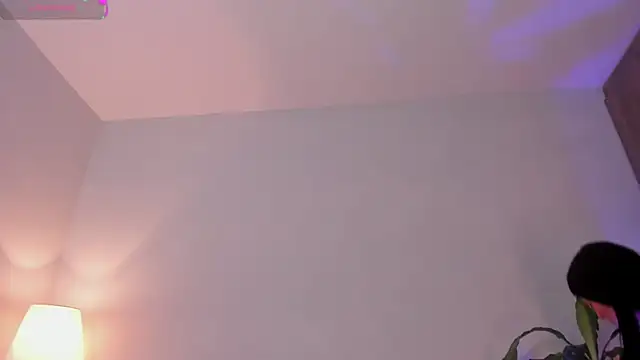 Snapshot of Hannah_Jonhson chatting on April 29, 2026, 1:43 am Hannah Jonhson online show from April 29, 2026, 1:43 am