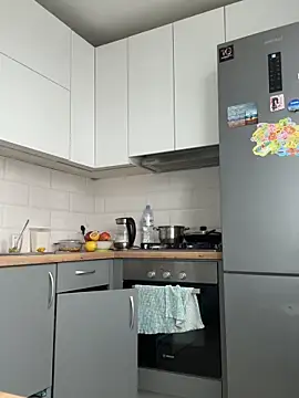 Donna Sun online show from March 2, 2025, 1:49 pm