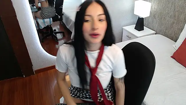 Snapshot of CattyMoon chatting on March 22, 2025, 8:37 pm CattyMoon online show from March 22, 2025, 8:37 pm