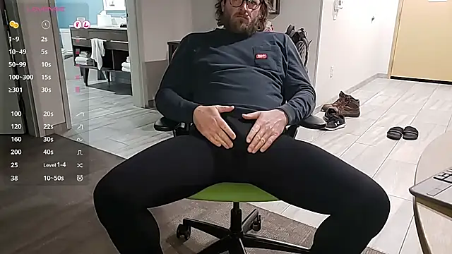 Snapshot of rrunner7718 chatting on March 20, 2025, 2:19 am rrunner7718 online show from March 20, 2025, 2:19 am