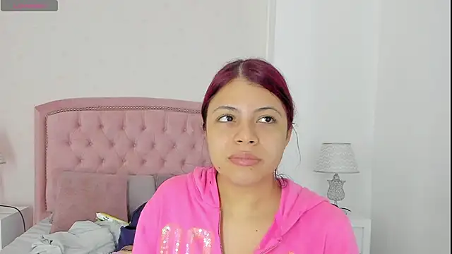 Snapshot of Kendall__Fox chatting on September 14, 2025, 4:44 am Kendall Fox online show from September 14, 2025, 4:44 am