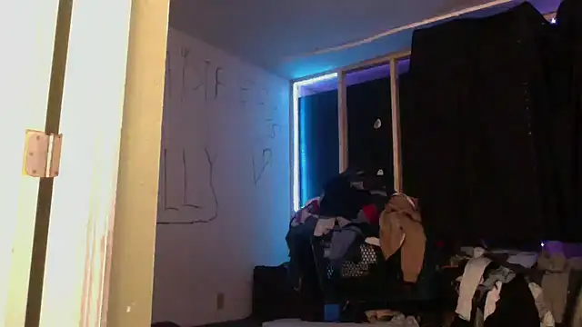 Snapshot of sexyhotstud12 chatting on February 22, 2025, 12:40 pm sexyhotstud12 online show from February 22, 2025, 12:40 pm