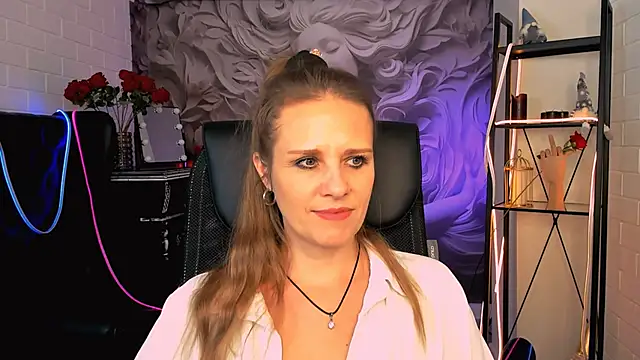 EmiliaBedy online show from March 5, 2025, 12:11 pm