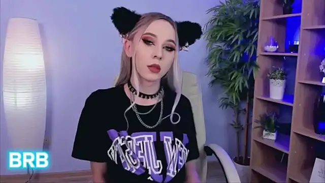 Shiny Jennifer online show from February 13, 2025, 7:56 am