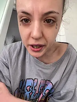 Snapshot of bunnythetailor chatting on February 20, 2025, 12:25 pm bunnythetailor online show from February 20, 2025, 12:25 pm