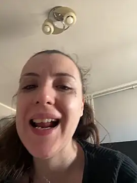 bunnythetailor online show from March 9, 2026, 12:53 pm