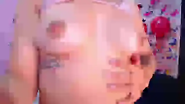 Snapshot of Sofii_cutee chatting on February 25, 2025, 12:13 pm Sofii cutee online show from February 25, 2025, 12:13 pm