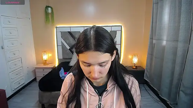 Snapshot of Sofii_cutee chatting on March 13, 2025, 3:06 pm Sofii cutee online show from March 13, 2025, 3:06 pm