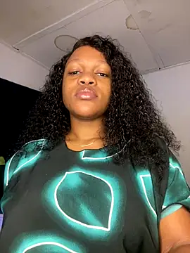 Snapshot of Boneca25 chatting on October 23, 2025, 8:35 am Boneca25 online show from October 23, 2025, 8:35 am