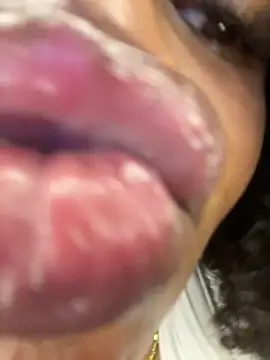 Snapshot of Boneca25 chatting on November 12, 2025, 6:14 am Boneca25 online show from November 12, 2025, 6:14 am