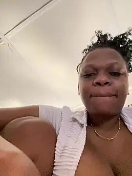 Snapshot of Boneca25 chatting on November 23, 2025, 7:08 am Boneca25 online show from November 23, 2025, 7:08 am