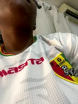 Snapshot of Boneca25 chatting on November 26, 2025, 9:43 am Boneca25 online show from November 26, 2025, 9:43 am