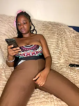 Boneca25 online show from December 19, 2025, 10:11 am