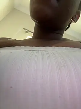 Boneca25 online show from February 9, 2026, 9:57 am