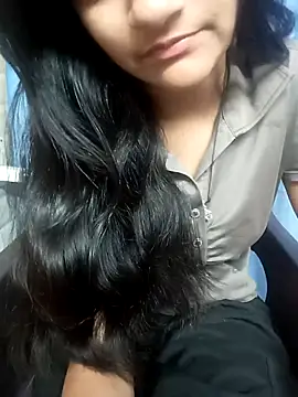 Snapshot of Tanu-00 chatting on March 20, 2025, 10:10 am Tanu-00 online show from March 20, 2025, 10:10 am