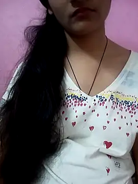 Snapshot of Tanu-00 chatting on October 4, 2025, 4:05 pm Tanu-00 online show from October 4, 2025, 4:05 pm