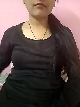 Snapshot of Tanu-00 chatting on December 15, 2025, 3:05 pm Tanu-00 online show from December 15, 2025, 3:05 pm