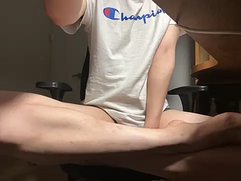 Snapshot of Phil_6677 chatting on November 8, 2025, 6:40 pm Phil 6677 online show from November 8, 2025, 6:40 pm