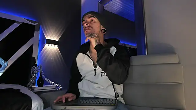 kaletattoo online show from January 12, 2026, 11:04 am