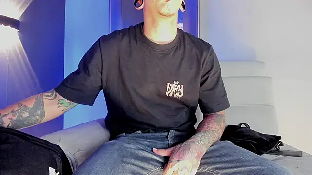 Snapshot of kaletattoo chatting on March 5, 2026, 11:06 am kaletattoo online show from March 5, 2026, 11:06 am