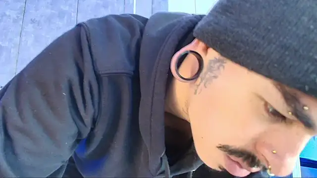 Snapshot of kaletattoo chatting on March 10, 2026, 11:04 am kaletattoo online show from March 10, 2026, 11:04 am