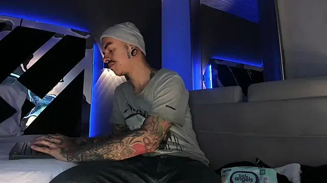 Snapshot of kaletattoo chatting on March 15, 2026, 12:00 pm kaletattoo online show from March 15, 2026, 12:00 pm