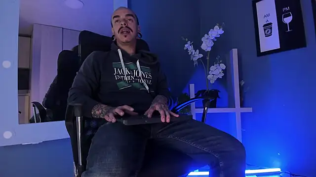 Snapshot of kaletattoo chatting on March 24, 2026, 11:15 am kaletattoo online show from March 24, 2026, 11:15 am