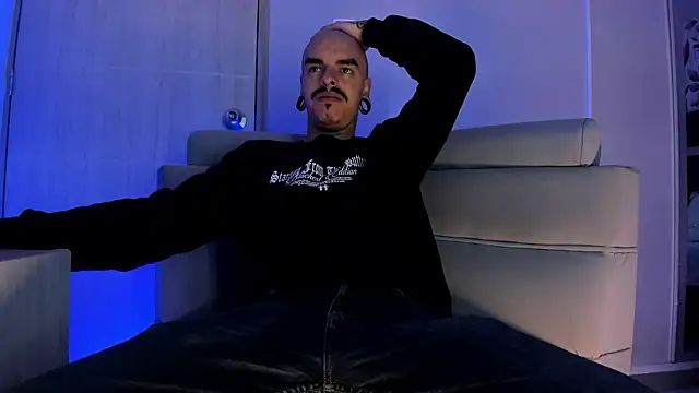 Snapshot of kaletattoo chatting on March 29, 2026, 11:10 am kaletattoo online show from March 29, 2026, 11:10 am