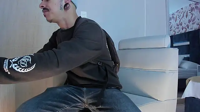 Snapshot of kaletattoo chatting on April 1, 2026, 11:11 am kaletattoo online show from April 1, 2026, 11:11 am