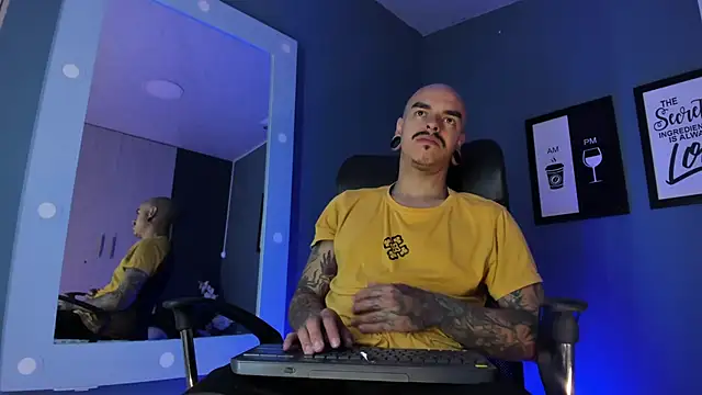 Snapshot of kaletattoo chatting on April 16, 2026, 11:22 am kaletattoo online show from April 16, 2026, 11:22 am