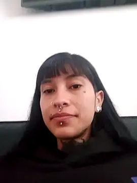 esmeralda06 online show from December 4, 2025, 3:10 pm