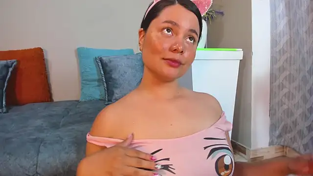 Snapshot of evaa_greey chatting on October 24, 2025, 8:05 pm evaa greey online show from October 24, 2025, 8:05 pm