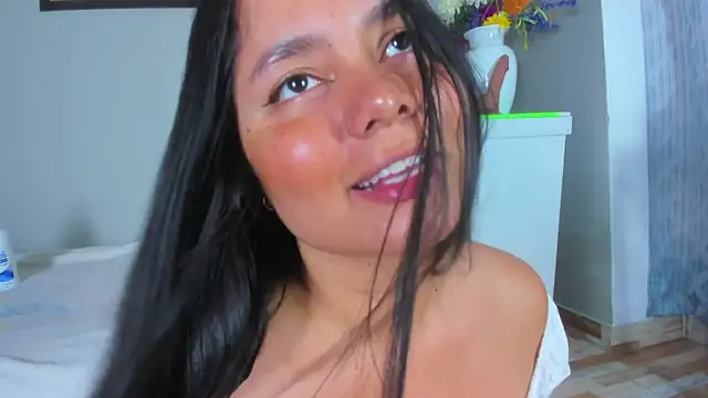 Snapshot of evaa_greey chatting on November 9, 2025, 8:07 pm evaa greey online show from November 9, 2025, 8:07 pm