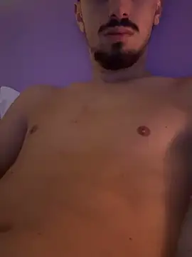 Napoletanobono10 online show from March 4, 2026, 4:24 pm